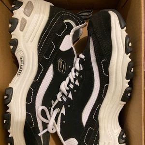 Skechers D'Lites Memory Foam Lace-up Sneaker